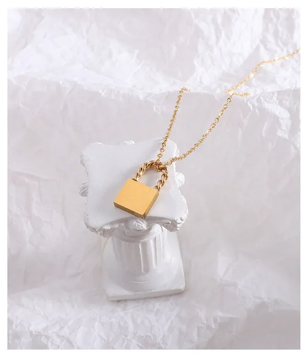 Gold_Lock_Pendants_For_Women